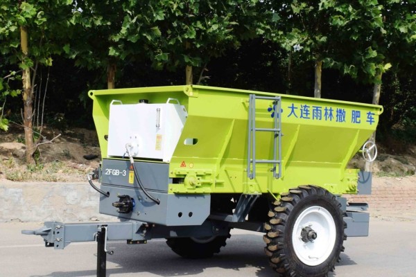 厂家直销拖拉机撒肥车 施肥机器 有机肥抛撒机