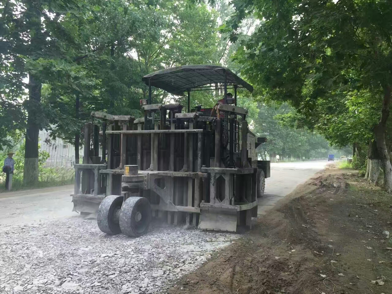 多錘頭重錘破碎機.水泥路麵破碎機全國租賃施工