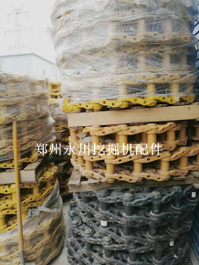 供应小松60挖掘机支重轮托链轮引导轮驱动齿链条郑州永川挖掘机配件