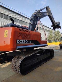 供应斗川DC230挖掘机