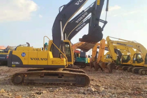 長沙原裝進口二手挖掘機，沃爾沃210、日立200、神鋼210等
