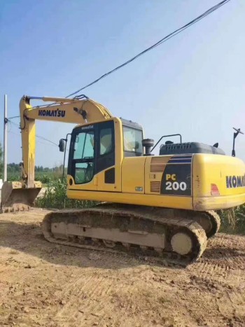 湖南出售二手小鬆200-8挖掘機，2字頭挖掘機神鋼200和210卡特320和323沃爾沃210和240日立200和240等現貨出售