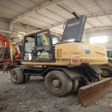 深圳|福州|南宁二手挖掘机市场优惠出售小松PC70-8轮式二手挖掘机