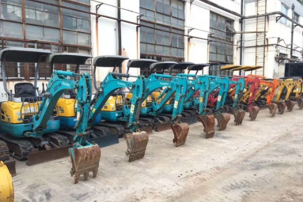 上海二手挖掘机市场优惠出售 13、15、20、25、35二手小型挖掘机