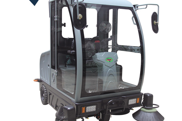 供應戰鬥力ZS2000清掃機物業保潔駕駛式掃地車環衛垃圾清掃車