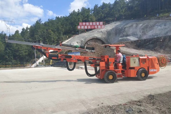 二手凿岩钻车