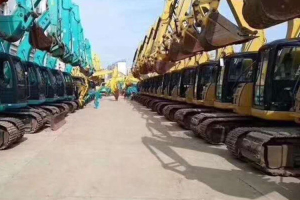 上海二手挖掘機市場出售220、320舊挖掘機