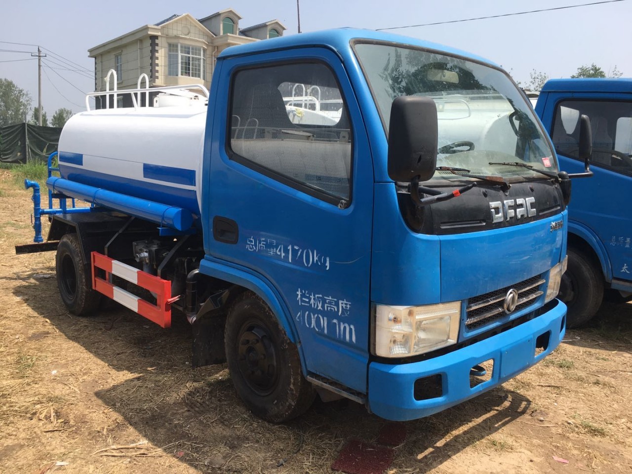 東風10方灑水車多少錢一輛 小型灑水車