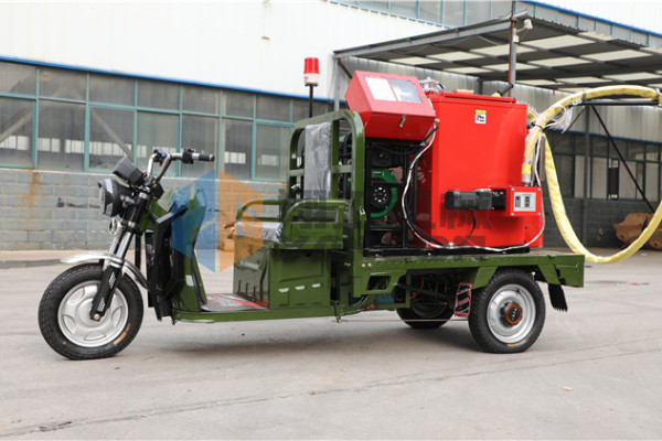 供应翔工路面养护车XGF-100Z自行走灌缝机