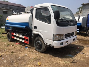 出售二手东风洒水车 二手洒水车多钱一辆