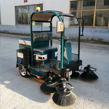 供应驾驶式环卫小型电动扫路车
