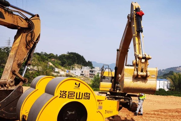 沖擊壓路機(jī)型號 沖擊壓實(shí)機(jī) 沖擊碾報價 洛邑山島梅花碾 液壓夯定制