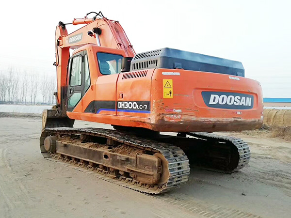 出售二手鬥山DH300挖掘機 原版機器 保修一年