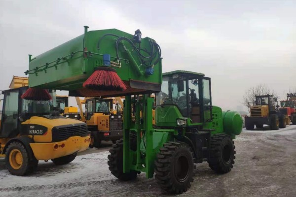 厂家直销新疆东北青海西藏扫地机 扫雪装载机 可定制扫雪机头或扫雪铲