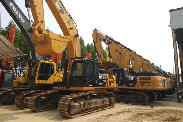 阜阳||宿州||滁州二手挖掘机市场||出售二手小松240-360挖掘机