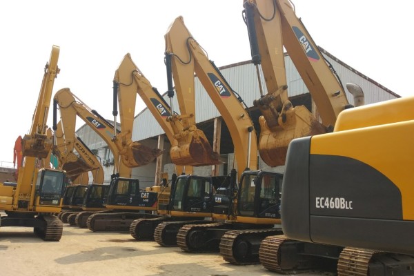 池州||亳州二手挖掘机市场||出售二手小松240-360挖掘机