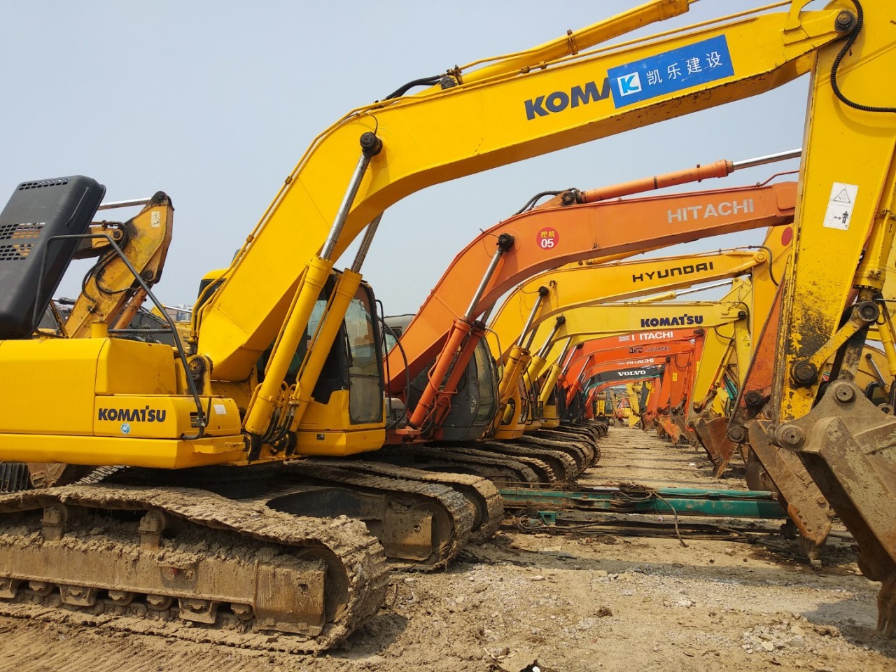 福州||莆田||泉州二手挖掘机市场||出售二手小松240-360挖掘机