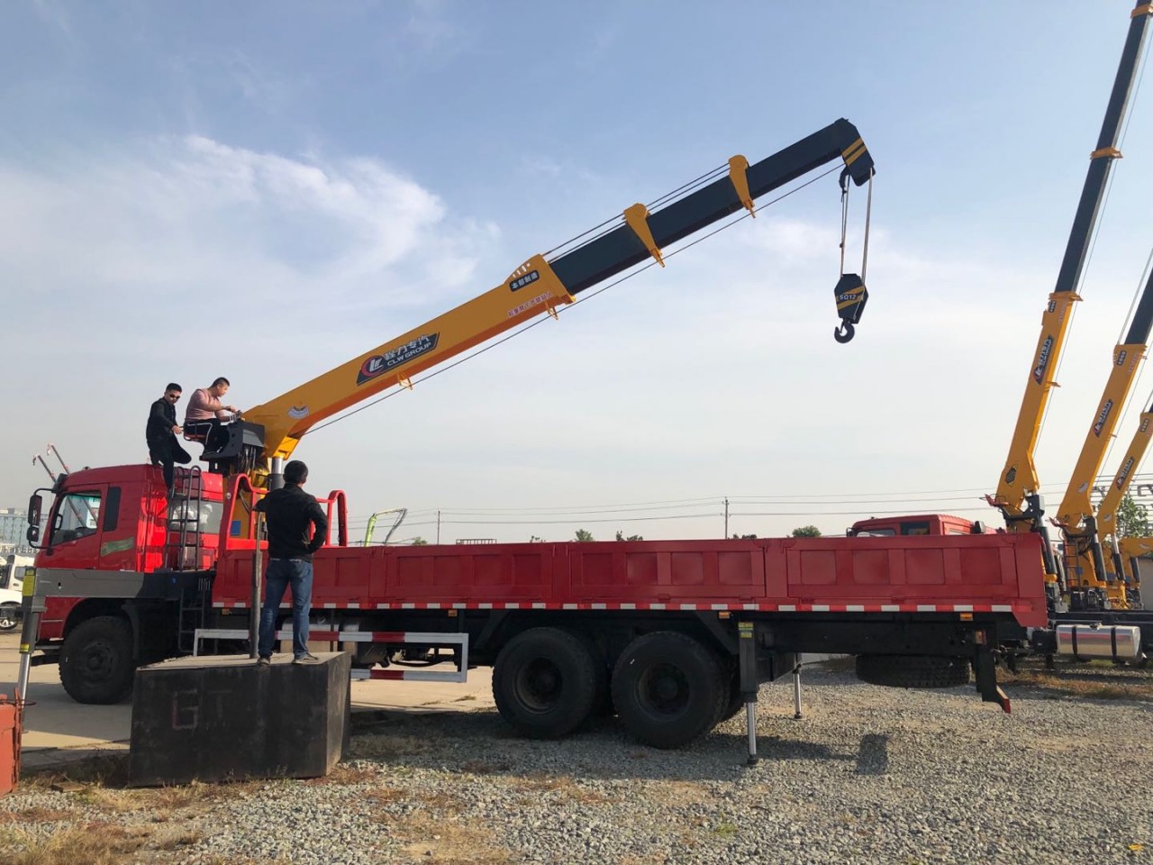 供應程力隨車吊國六12噸隨車吊後八輪玉柴240馬力270馬力隨車吊