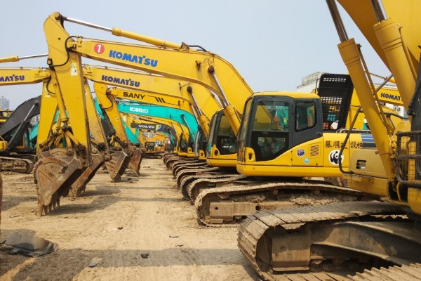 郑州||开封||洛阳二手挖掘机市场||出售二手小松240-360挖掘机