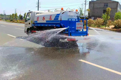 武漢附近灑水車出租電話 供應東風灑水車