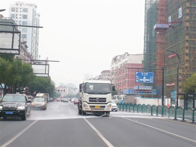 常熟地區灑水車吸汙清洗車路麵清洗養護工地降塵綠化灑水