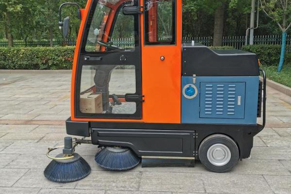 工程車間用掃地車 電動掃地車駕駛式 小型電動掃地車供應