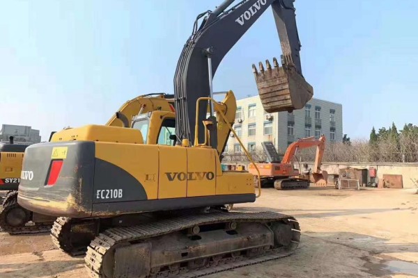 重庆原装沃尔沃210、240和360二手挖掘机，售后完善