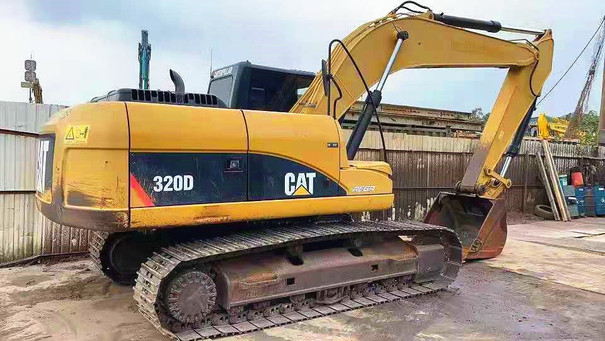 福建二手挖机市场出售二手卡特320D、323D、336D挖掘机，原装进口手续齐全