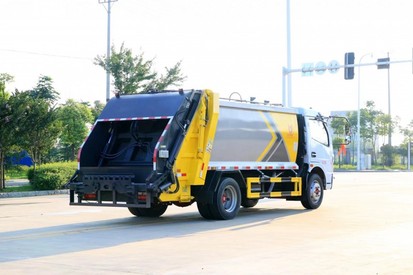 供应东风6方压缩车     6方生活废品转运车