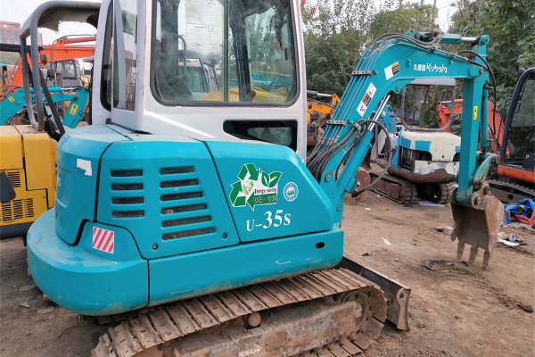 泰州二手挖掘機市場|20-25-35玉柴挖掘機