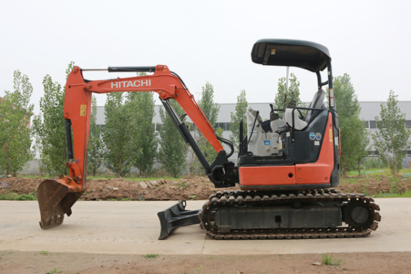 山东济南出售二手日立ZX30U-5a挖掘机二手履带挖掘机