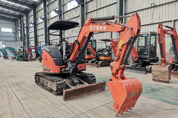 江蘇蘇州出售二手日立ZX30U-5a挖掘機原裝進口小型挖溝機2021年報關