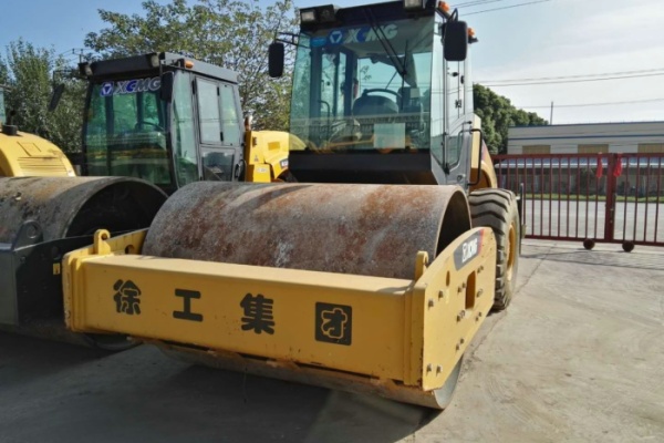 桂林二手壓路機市場|徐工20噸22噸振動壓路機出售(免費配送)