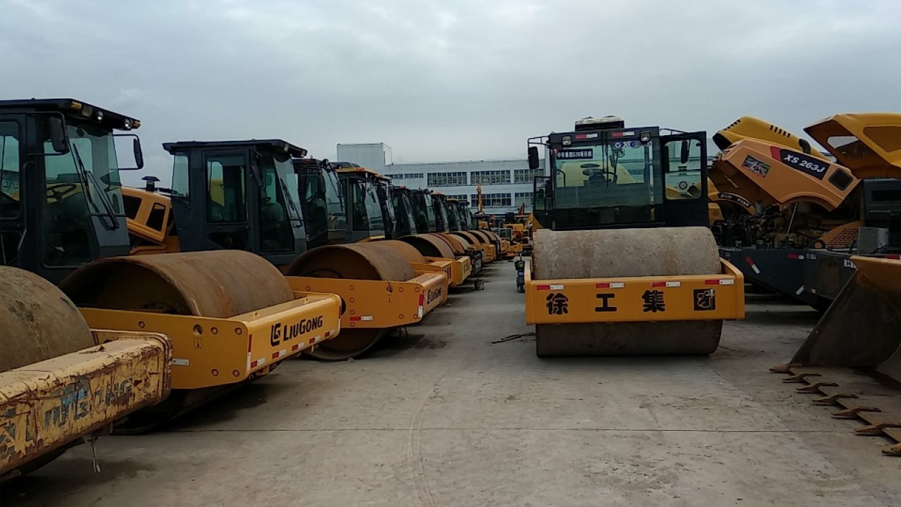 江蘇泰州二手壓路機市場|供應徐工20噸22噸26噸壓實機械
