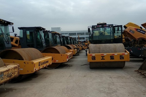 江蘇泰州二手壓路機市場|供應徐工20噸22噸26噸壓實機械