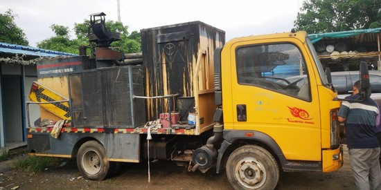 供应圣岳再生料路面养护车