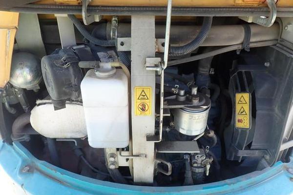 陕西西安出售二手久保田20/30小型挖掘机果园用微型挖沟机