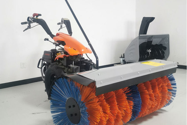 鏟車帶滾刷掃雪機 滑移掃雪車 鏟車帶的除雪機械