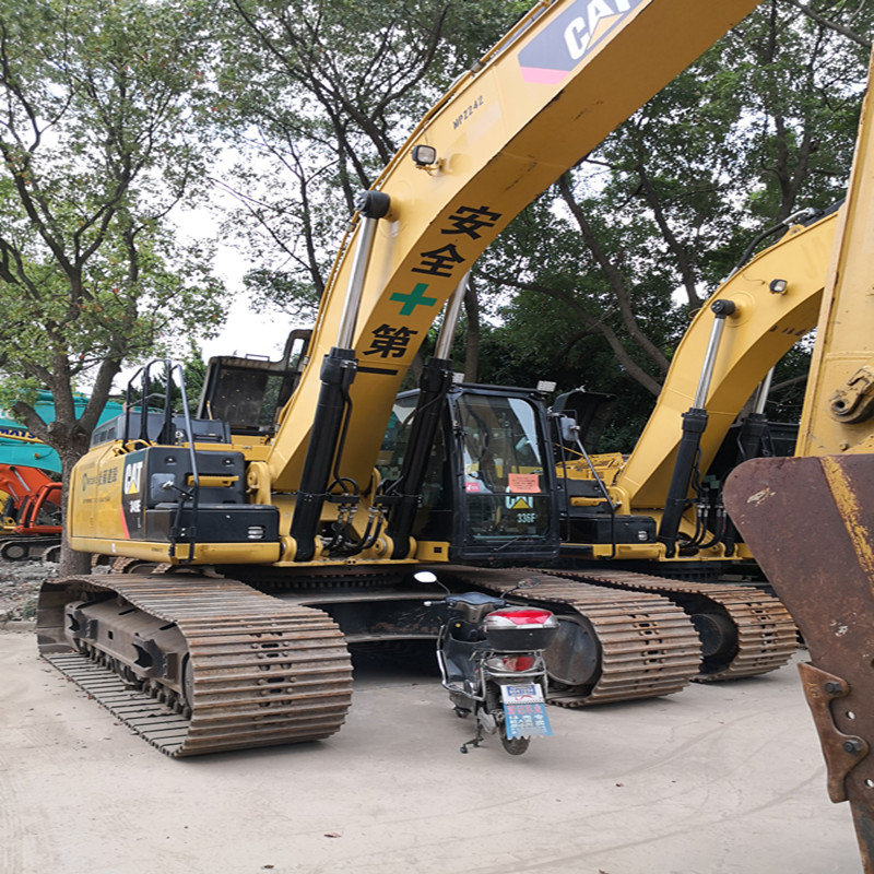 雲南昆明二手挖掘機市場出售小鬆/卡特220、320二手挖掘機