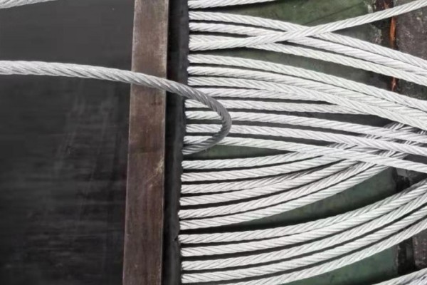 斗提机钢丝绳输送带   耐磨钢丝绳输送带