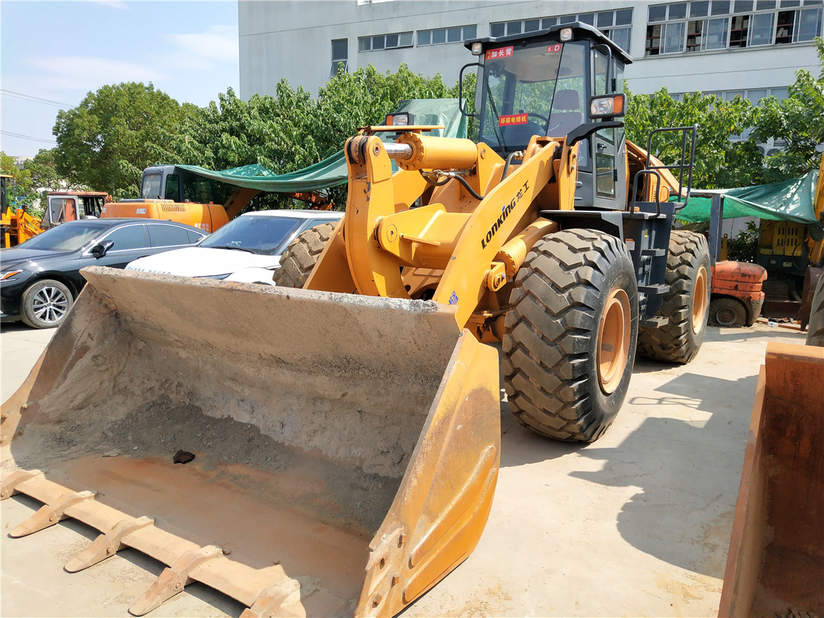 包頭二手裝載機市場|柳工龍工臨工30-50鏟車九成新