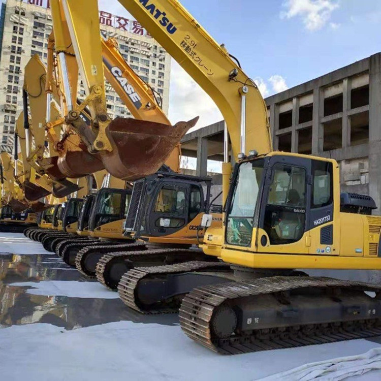 新疆乌鲁木齐低价出售优质小松200、220、240、360二手挖掘机