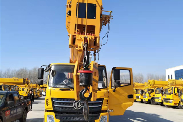 福康汽车吊 25吨徐工技术吊车 独立先导 液压助力系统