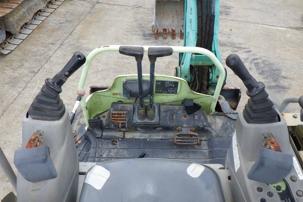 新疆和田出售二手洋马20/30小型挖掘机日本进口挖沟机