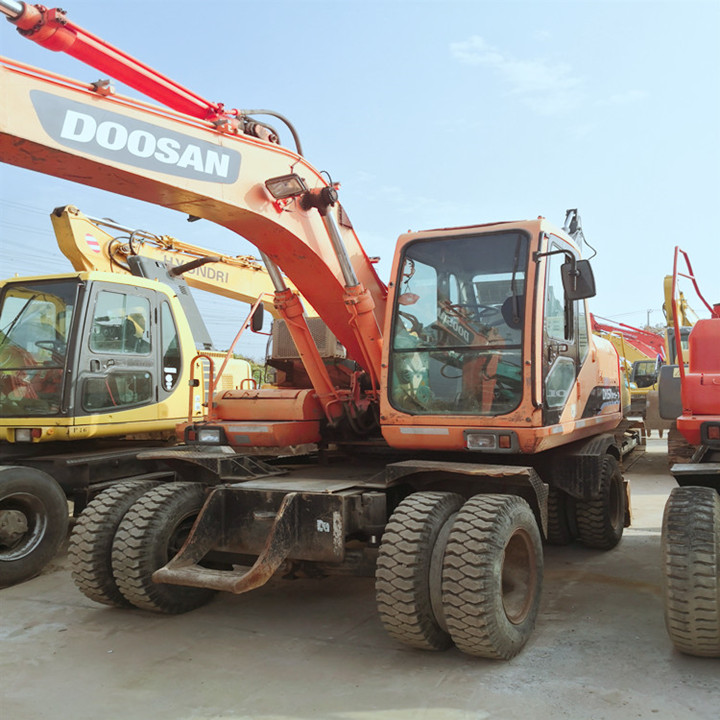 深圳|福州|南寧二手挖掘機市場優惠出售小鬆PC70-8輪式二手挖掘機