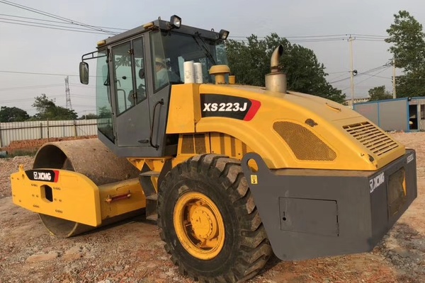 公主岭二手压路机市场|徐工22吨26吨二手振动压路机