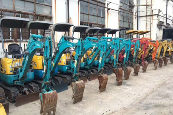 江苏二手挖掘机平台出售13、15、20、25、35微型二手挖掘机