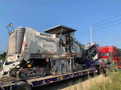 小型裝載機10萬元銑刨機上海二手機械公司原裝進口山貓s300,s630大