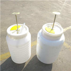 农村厕所改造塑料高压冲厕桶 脚踏式压力桶 35L带保温层蓄水桶