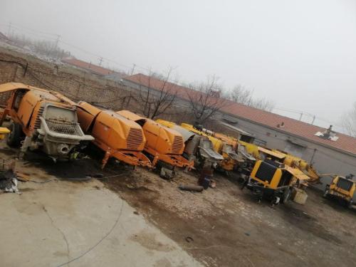 北京回收混凝土地泵北京地区回收二手拖泵